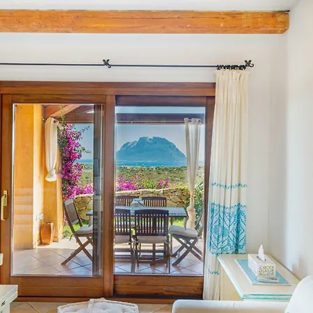 Con Vista Porto San Paolo Villa