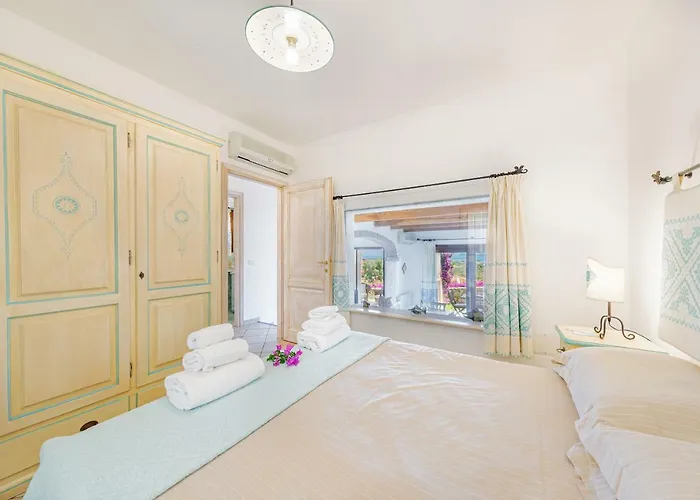 Villa Con Vista Porto San Paolo (Sardinia)