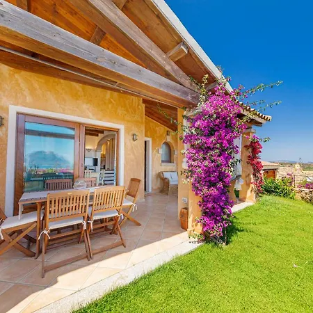 Con Vista Porto San Paolo Villa *